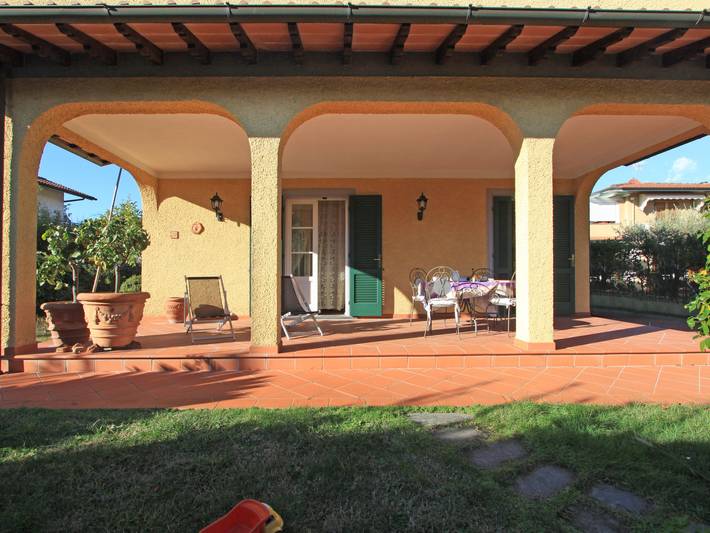 Location de vacances pour 6 personnes, avec jardin et terrasse à Forte dei Marmi - 3
