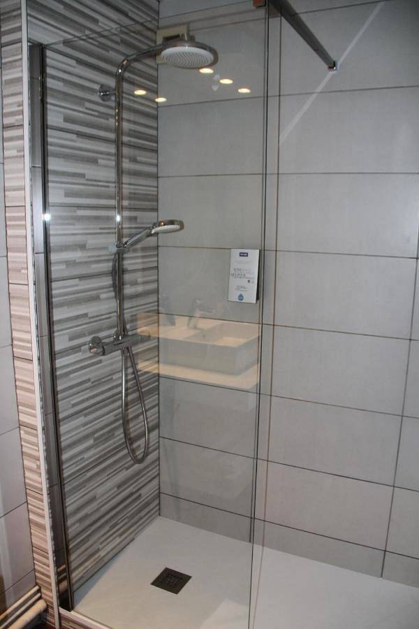 Twin Room - Disability Access in Bourg-en-Bresse, Région de Bourg-en-Bresse
