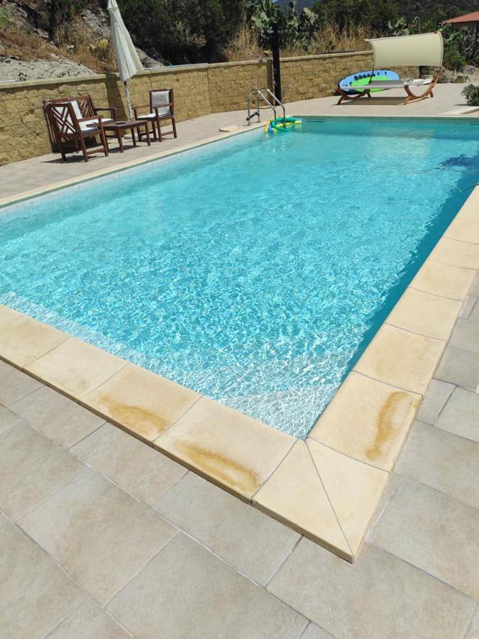 Gîte pour 2 personnes, avec vue ainsi que jardin et piscine à Bosa Marina - 3