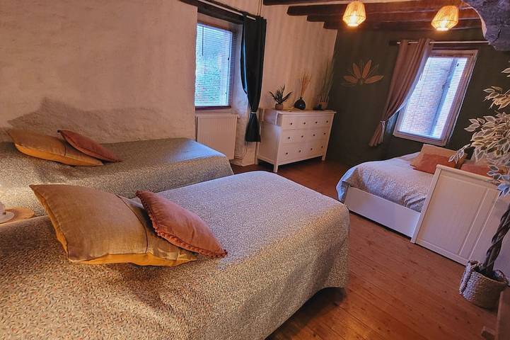 Location de vacances pour 8 personnes, avec jardin et jacuzzi à Chanzeaux - 3