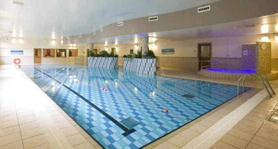 Hôtel pour 4 personnes, avec Terrasse et Jardin ainsi que Bassin pour enfant et Piscine à Sligo