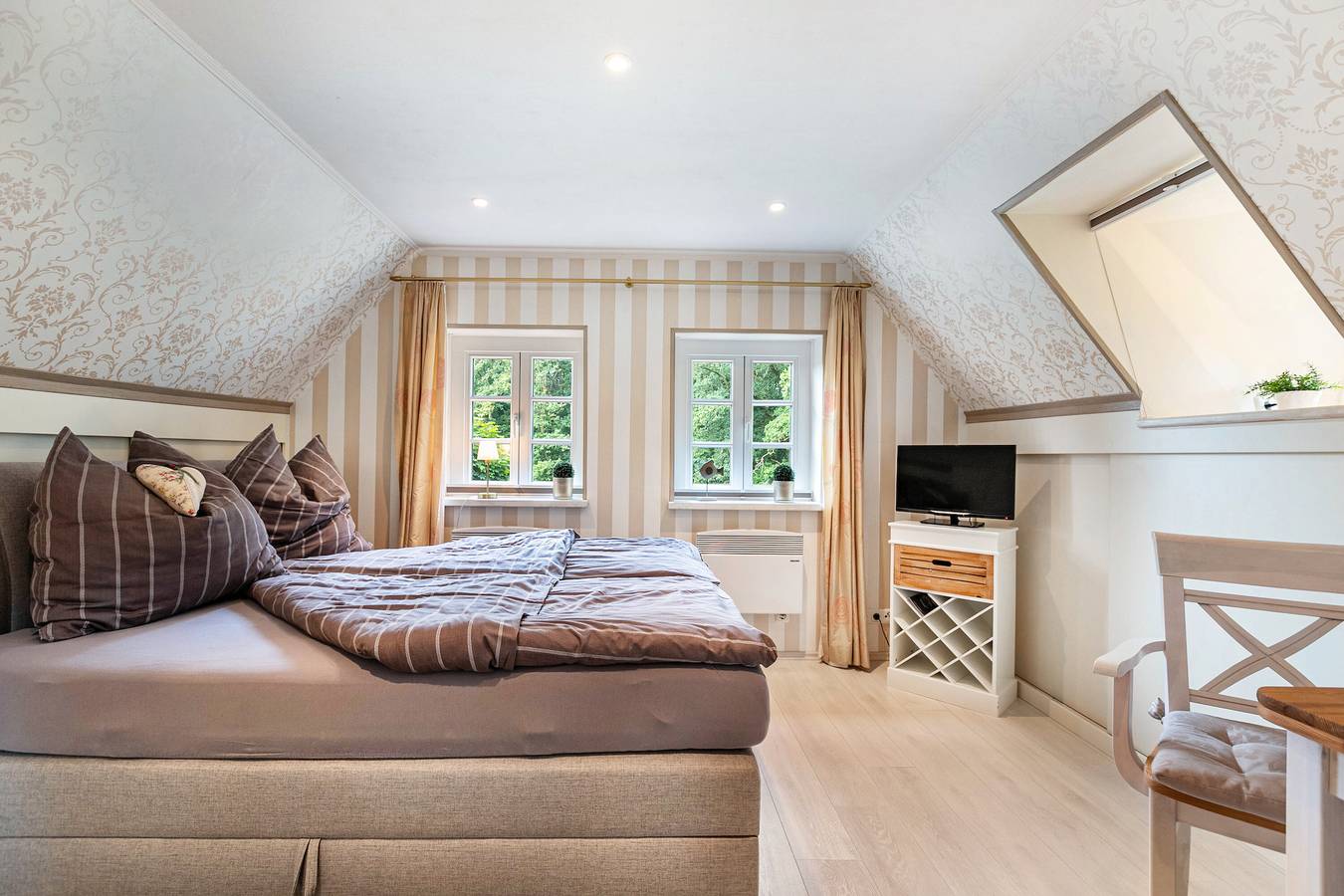 Ganzes Studio, Ferienwohnung 'My Little Rose Cottage' mit privater Terrasse, Garten und Wi-Fi in Dörpling, Eider-Treene-Sorge