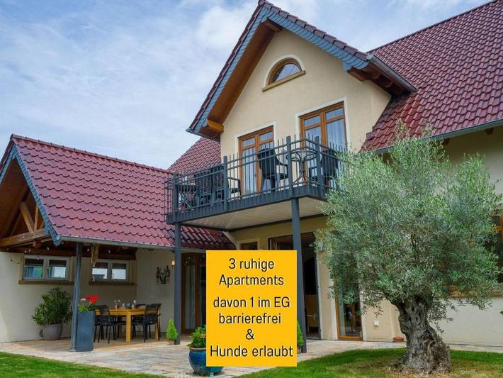 Ferienwohnung für 3 Personen, mit Balkon und Terrasse sowie Garten und Ausblick