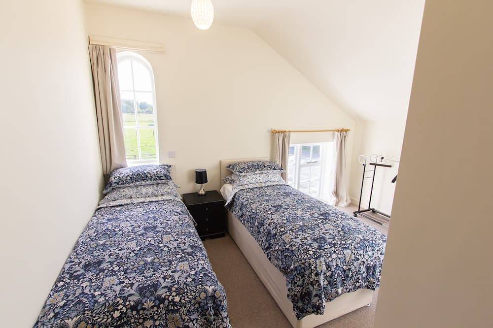 Old Dairy Cottage -  Self catering cottage in the heart of rural Wiltshire. Kennet Avon Canal Nearby in Wiltshire