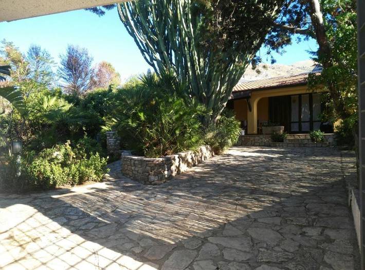 Villa per 4 persone, con panorama e giardino, con animali domestici a Castellammare del Golfo