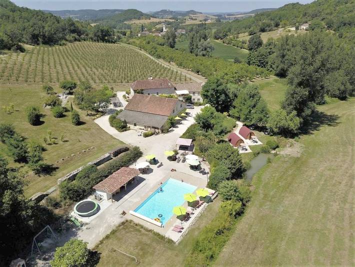 Maison d’hôte pour 3 personnes, avec vue ainsi que piscine et jardin, animaux acceptés à Valeilles