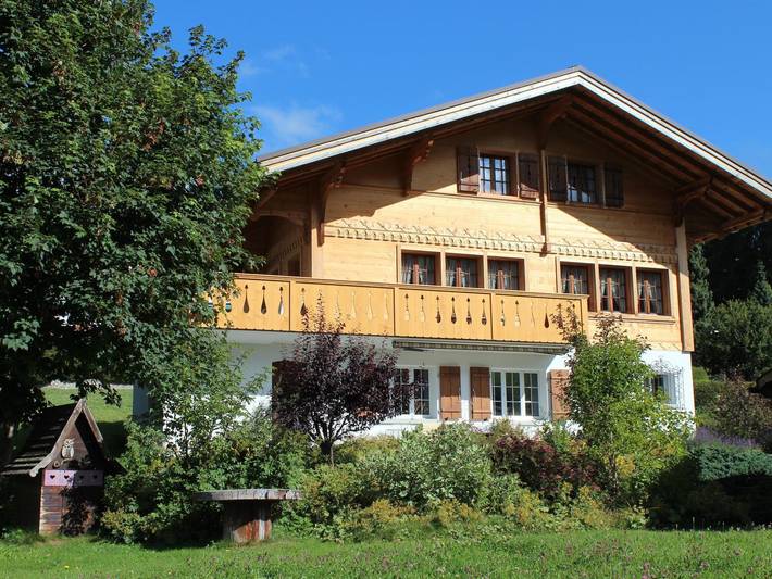 Ferienwohnung für 7 Personen, mit Balkon und Garten in Schönried