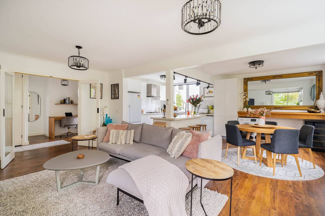 Entire apartment, 3bd 2 bthtoorak Village luxurious Apartment, Relax in Melbourne, Victoria