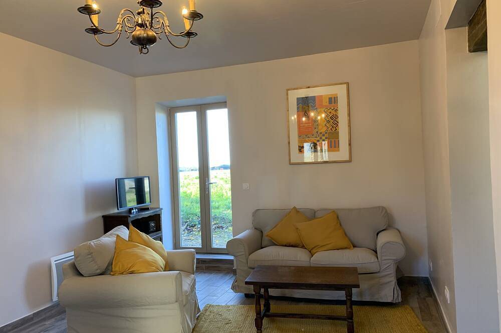 Elegantly Rustic 2 bedroom French Cottage in Samadet, Landes