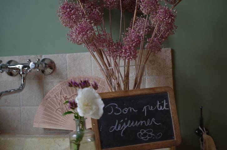 Location de vacances pour 2 personnes, avec piscine ainsi que vue et jardin à Néac - 4