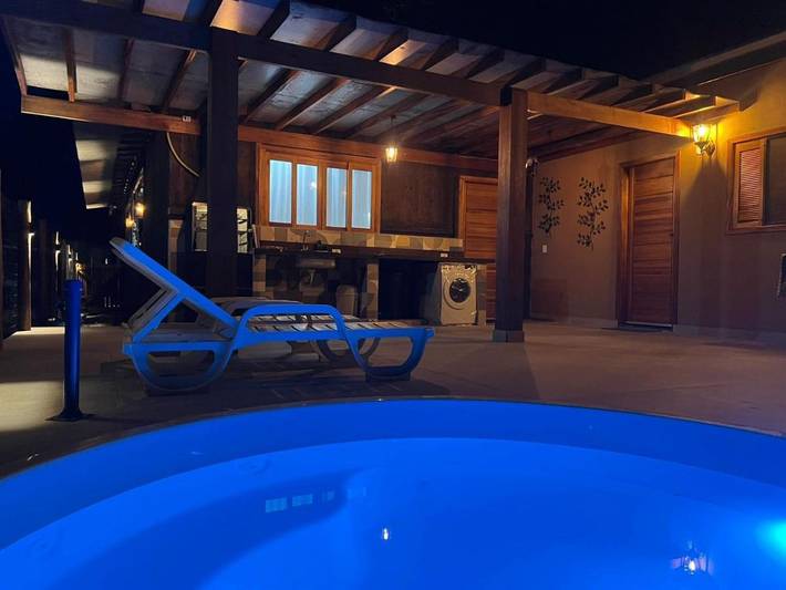 Casas e apartamentos de temporada para 2 pessoas, com piscina e jardim em Picinguaba