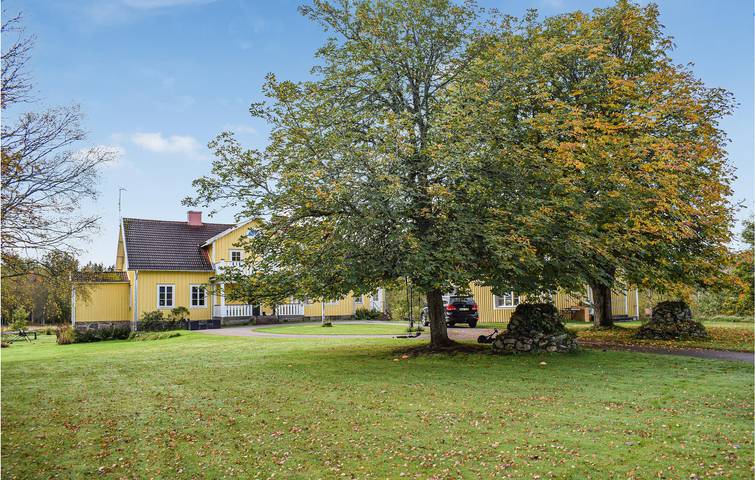 Hus för 6 Personer med trädgård in Kronobergs