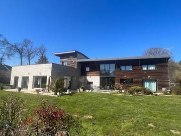 Gîte pour 30 personnes, avec jacuzzi ainsi que sauna et jardin, animaux acceptés dans Saint-Médard-sur-Ille