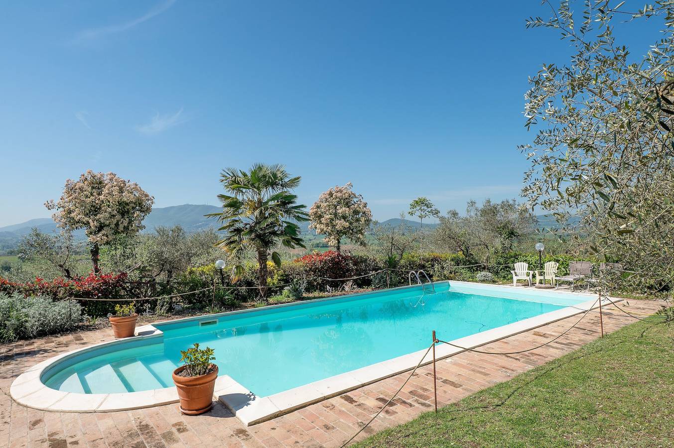 Appartamento intero, Appartamento 'Merlot, 4' con giardino privato e Wi-Fi in Montefalco, Perugia e dintorni