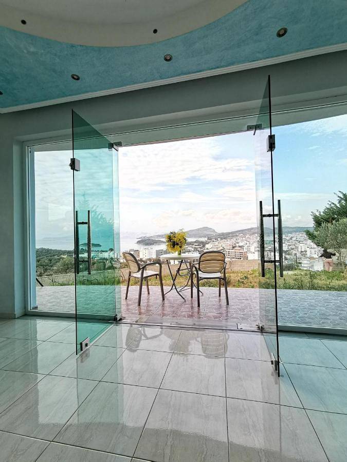 Appartamento per 3 persone, con giardino e panorama, con animali domestici a Ksamil