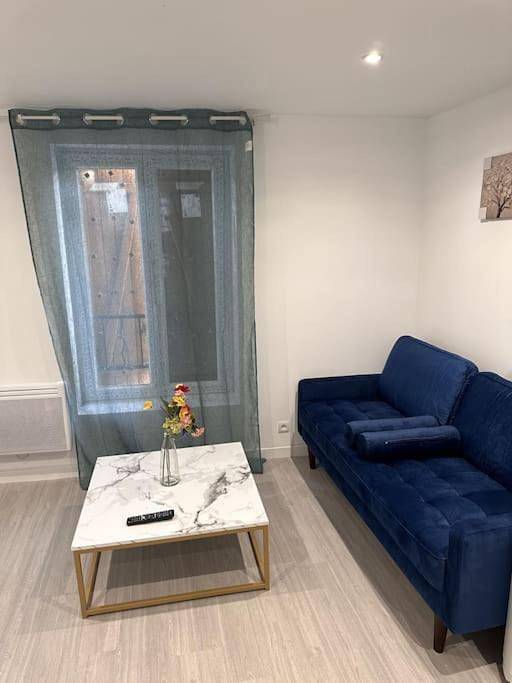 Appartement entier, One-Bedroom Apartment in Monthyon, Seine-et-Marne