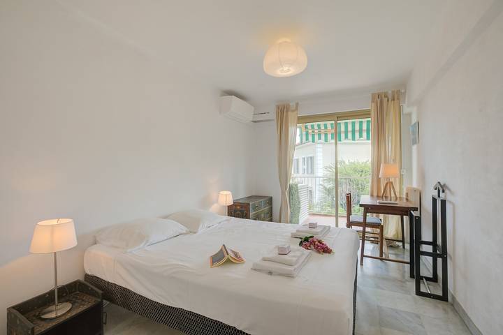 Entire apartment, L'Ermitage - Apartment with Terrace in Antibes, Mediterranean Coast (France)