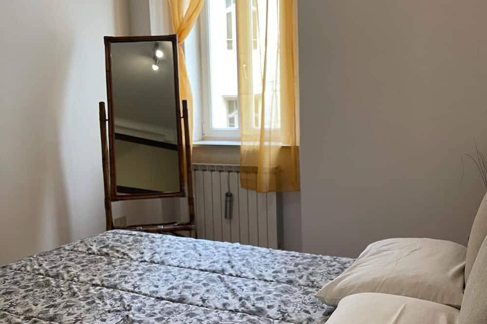 Ganze Wohnung, A spacious apartment with full kitchen in the city center! in Triest, Karst