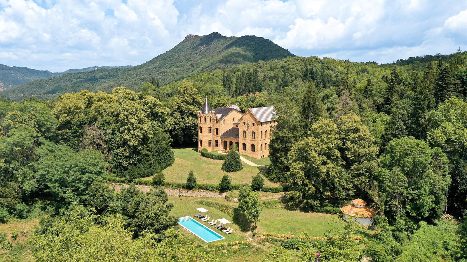 Exclusive Castle Retreat in Nature – Catalonia, Spain in Sant Hilari Sacalm, Girona Provinz