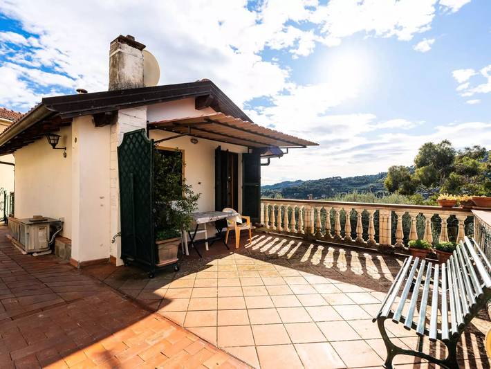 Location de vacances pour 4 personnes, avec terrasse à Diano San Pietro