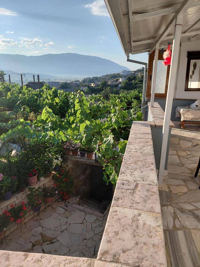 Maison d’hôte pour 3 personnes, avec jardin et vue dans Gjirokastër - 3