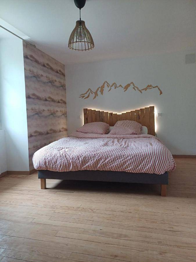 One-Bedroom House in Lourdios-Ichère, Béarn