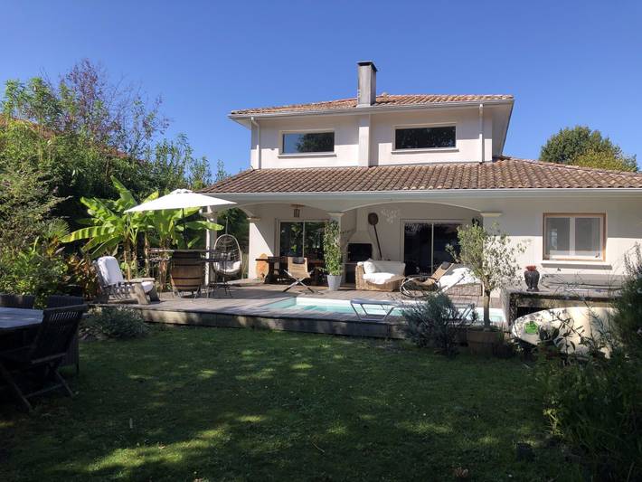 Villa pour 6 personnes, avec jardin et terrasse ainsi que piscine et jacuzzi à Gujan-Mestras