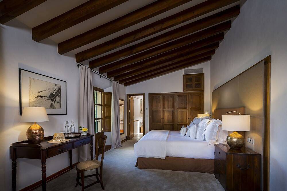 Astounding Mallorca Villa | La Mejor Vista | 5 Bedrooms | All Inclusive in Port des Canonge, Banyalbufar