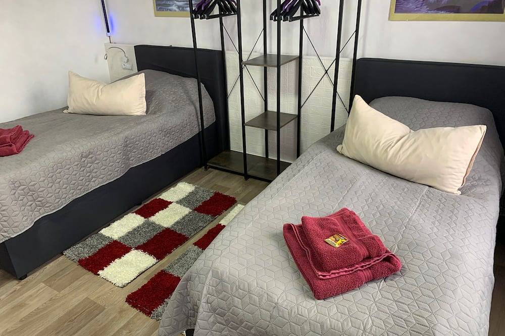 Ganze Wohnung, -Gold Suite- mit Netflix, Self-Check-In,  Fahrradraum, Wlan, Netflix in Wittenberge, Prignitz