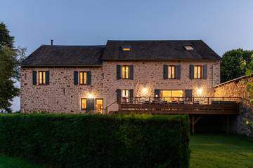 Gîte pour 14 personnes, avec balcon et jardin à Le Grand-Bourg