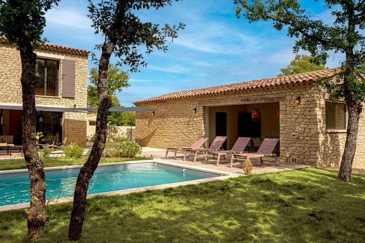 Villa pour 8 personnes, avec piscine ainsi que terrasse et jardin à Gordes - 3