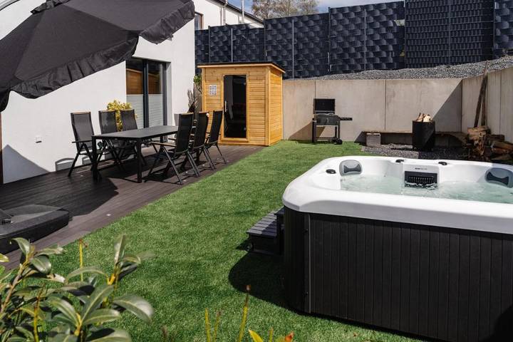 Gîte pour 6 personnes, avec Jacuzzi et Terrasse ainsi que Jardin et Piscine à Butgenbach - 3