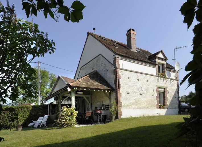 Gîte pour 5 personnes, avec Terrasse et Jardin à Sormery