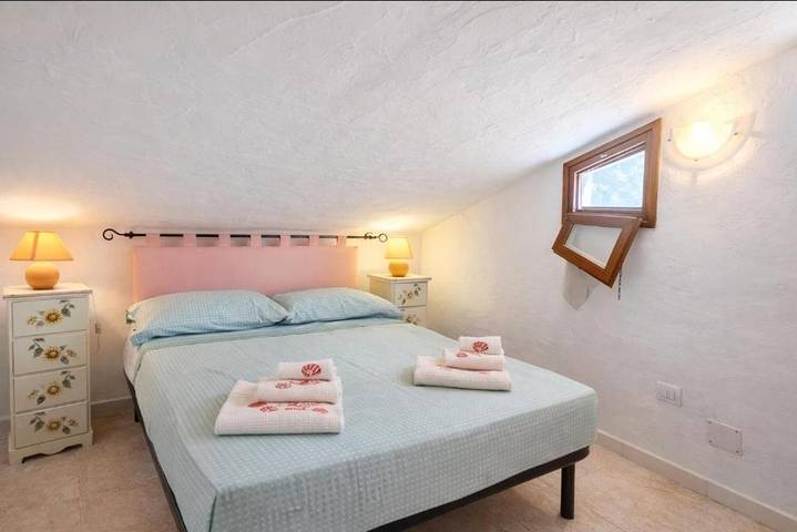 Gîte pour 6 personnes, avec jardin ainsi que terrasse et piscine dans Sole Ruiu - 3