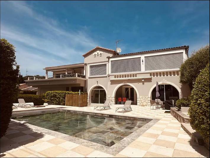 Villa pour 6 personnes, avec jacuzzi ainsi que piscine et jardin dans Calanques