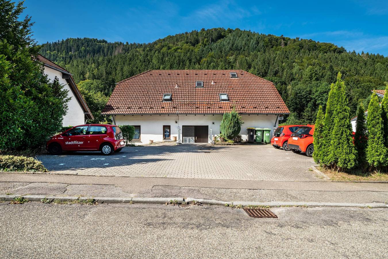 Ganze Wohnung, Ferienwohnung 'Rosa 2' mit Balkon und Wi-Fi in Bad Herrenalb, Nordschwarzwald