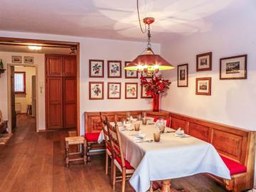 Ferienwohnung für 6 Personen, mit Ausblick und Balkon sowie Garten, mit Haustier in St. Moritz