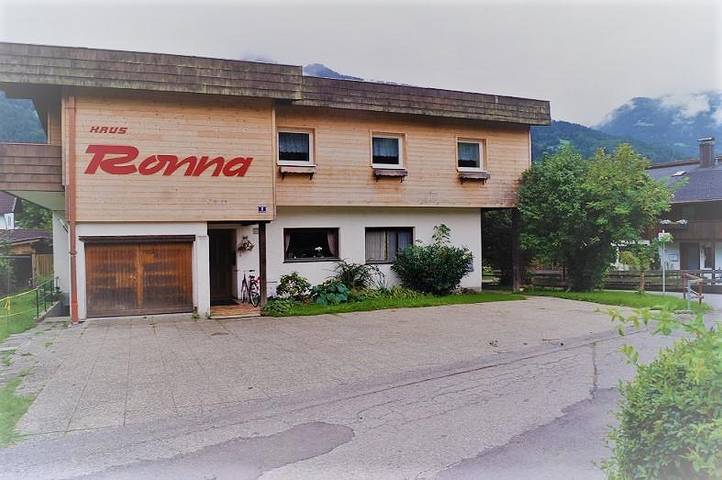 Ferienwohnung für 4 Personen, mit Balkon und Terrasse sowie Garten und Ausblick in Schruns