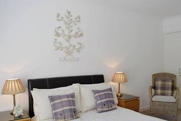 Log Cabin for 4 People in Loch Ness, Scotland, Photo 2