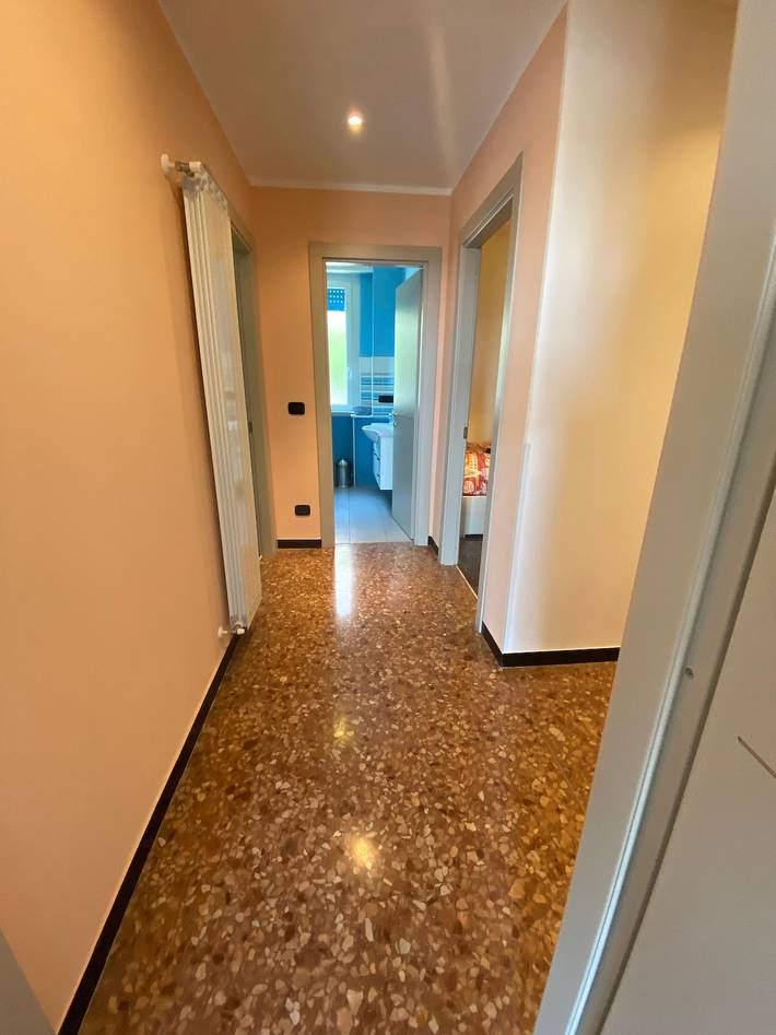 Ganze Wohnung, Arcobaleno Apartment 500 Meter vom Meer entfernt in Albissola Marina, Riviera di Ponente