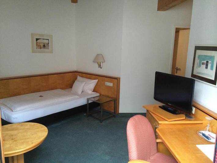 Hotel für 3 Personen, mit Terrasse und Garten sowie Sauna und Ausblick in Altdorf bei Nürnberg - 4