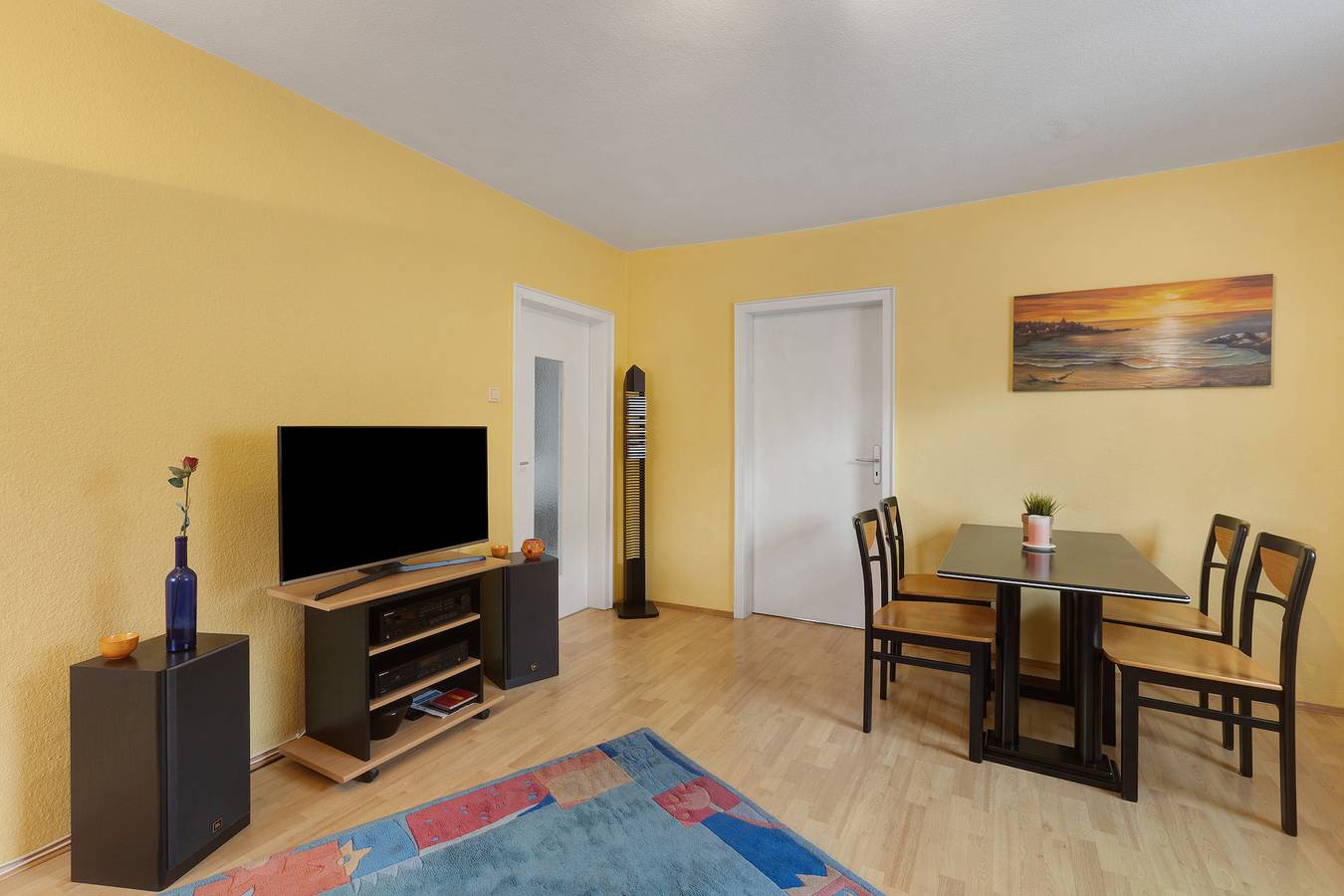 Ganze Wohnung, Ferienwohnung 'Ruhepol, 75qm' mit Gemeinschaftspool, Gemeinschaftsgarten und Wi-Fi in Vellmar, Hessisches Bergland