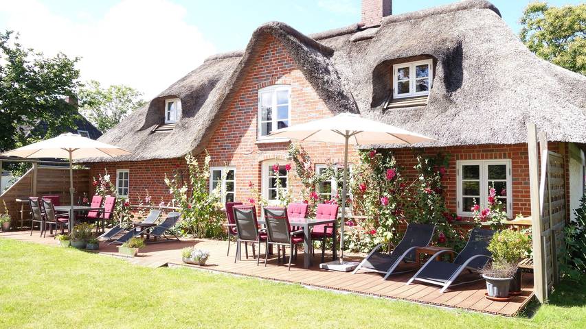 Ferienwohnung für 5 Personen, mit Terrasse und Garten, kinderfreundlich in Tating