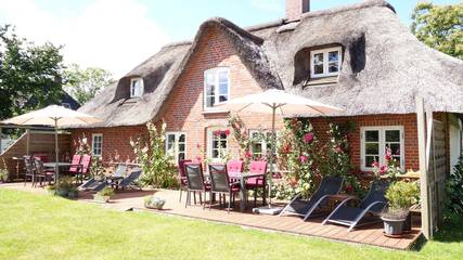 Ferienwohnung für 5 Personen, mit Garten und Terrasse, kinderfreundlich in Tating