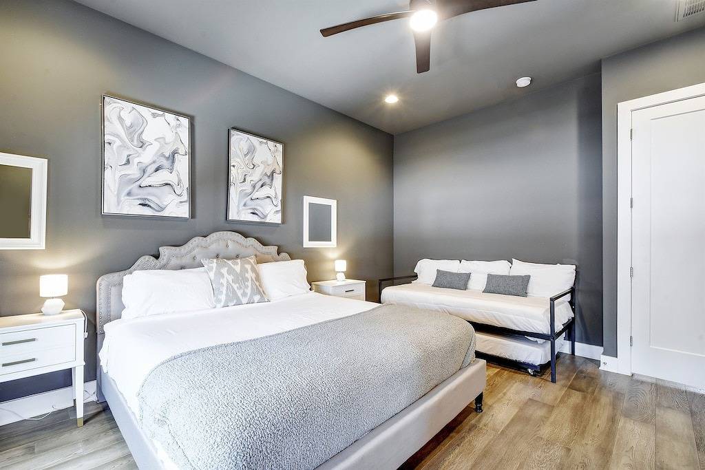 Stay in Luxury @ The Pearl ~ .5M to Riverwalk in San Antonio, Bexar County