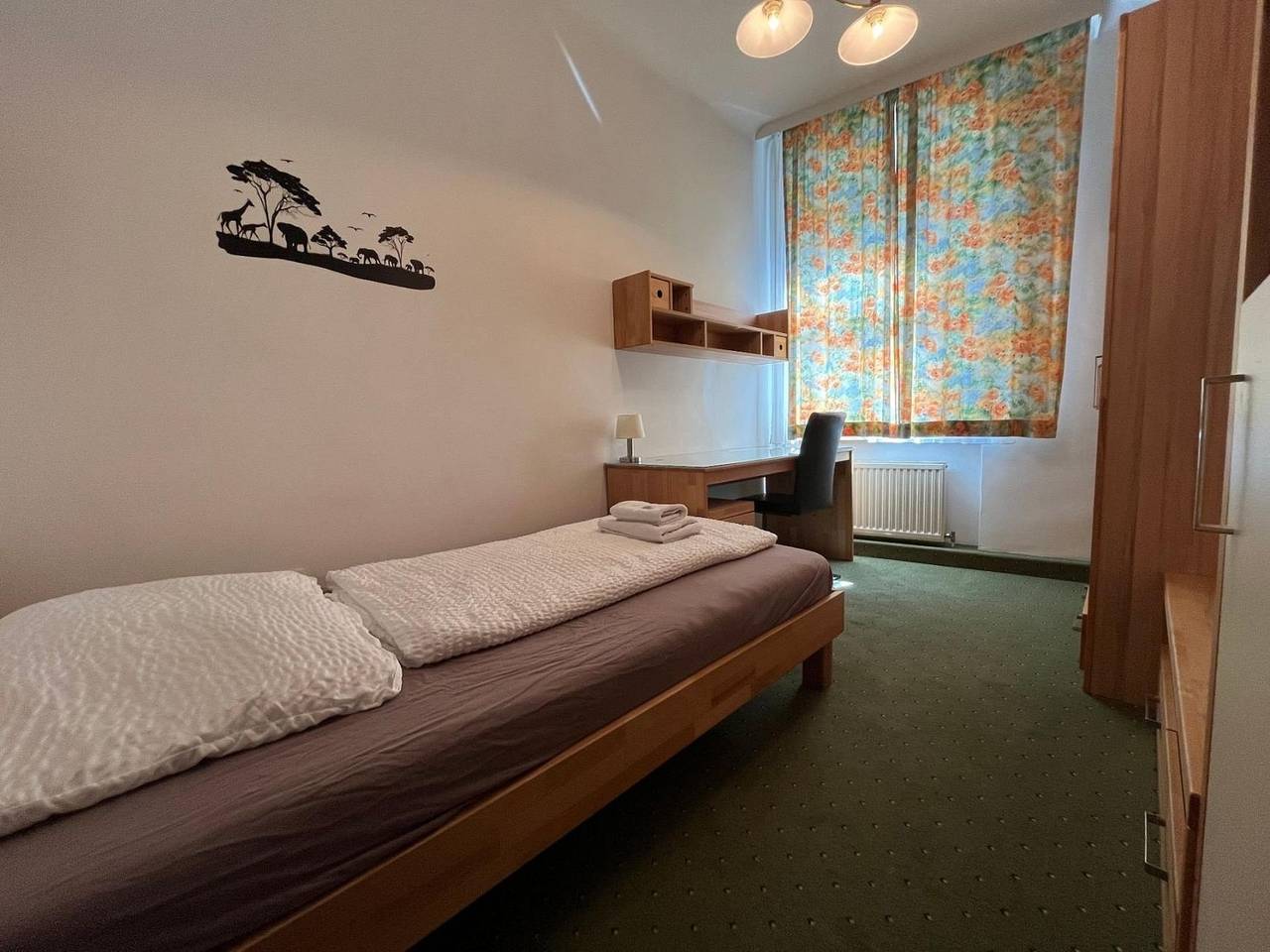 Ganze Ferienwohnung, Mariazellerhof Room 011 in St. Pölten, Mostviertel Region