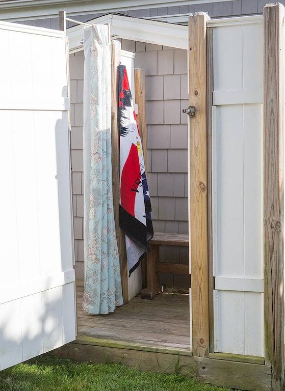 Schönes Strandhäuschen mit zentraler Luft, Leinen und Kajaks in Narragansett, Washington County (RI)