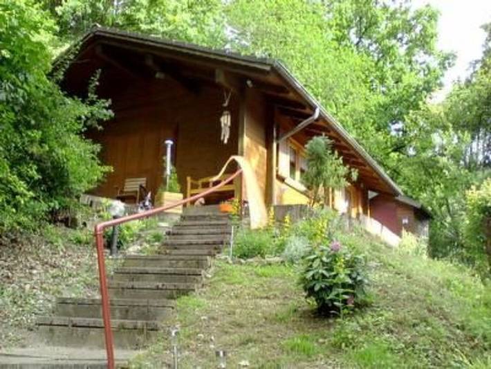 Ferienhaus für 4 Personen, mit Whirlpool und Terrasse sowie Garten und Pool im Weserbergland