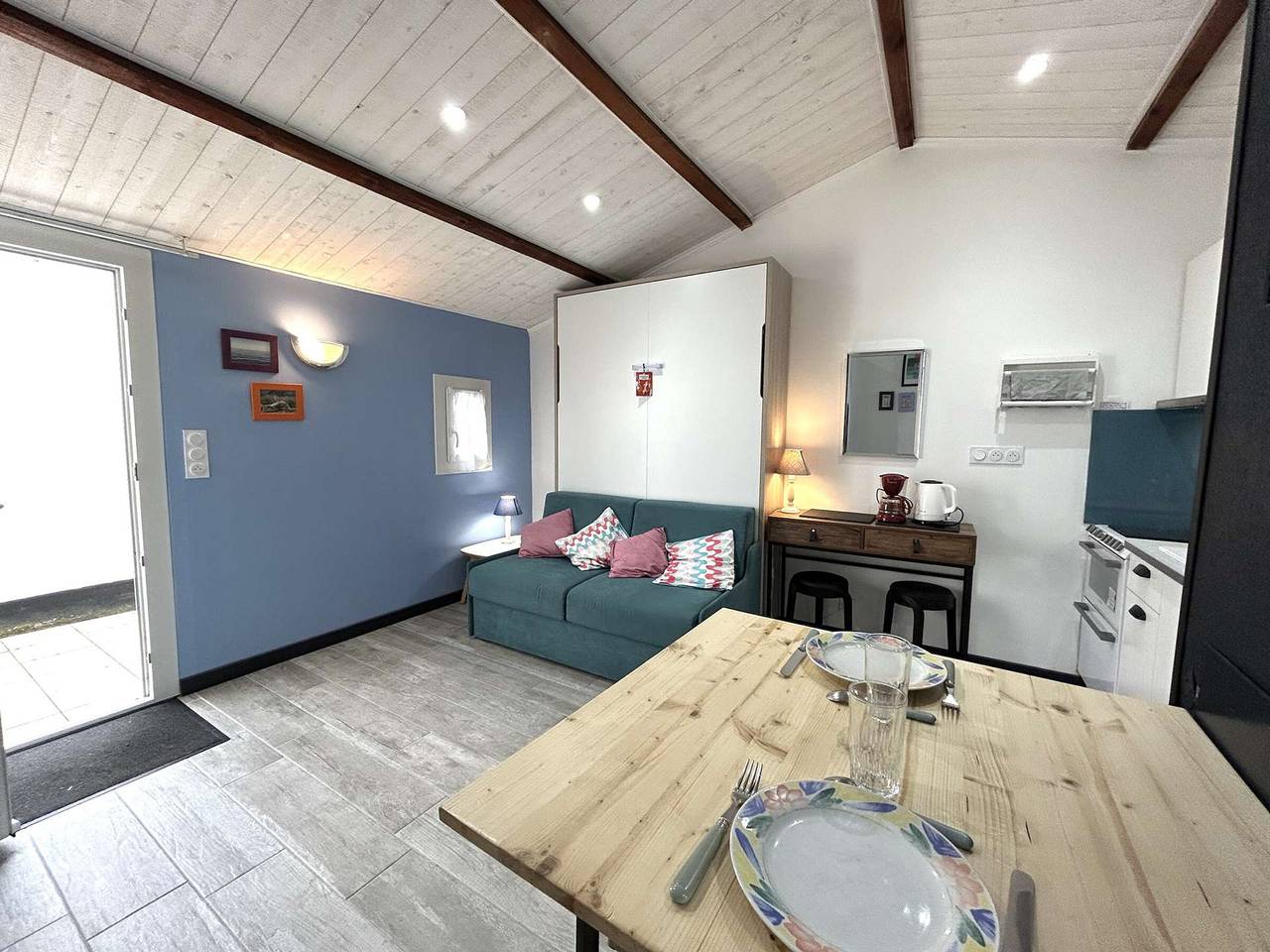 Maison rénovée avec piscine, à 1,5 km du centre et proche mer, pour 3 personnes à Bretignolles-sur-Mer in Bretignolles-sur-Mer, Vallée de la Loire