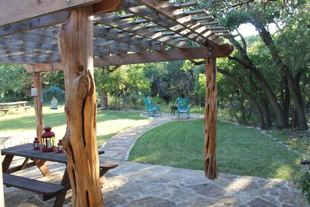 Historischer 1869 Whisky Mtn. Haus w / Hängematte-Schlaf 15-22 Tolle Lage in Rio Frio, Real County